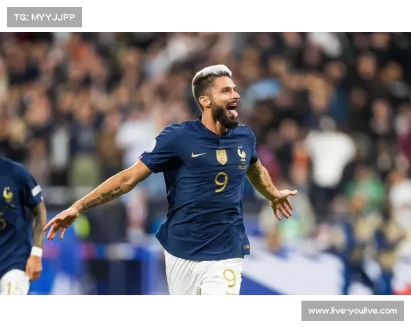 吉鲁里尔头球破巴黎，38岁老将成进攻唯一依赖